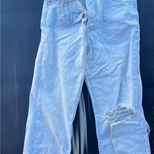 Levi's Women's ankle jeans with hole